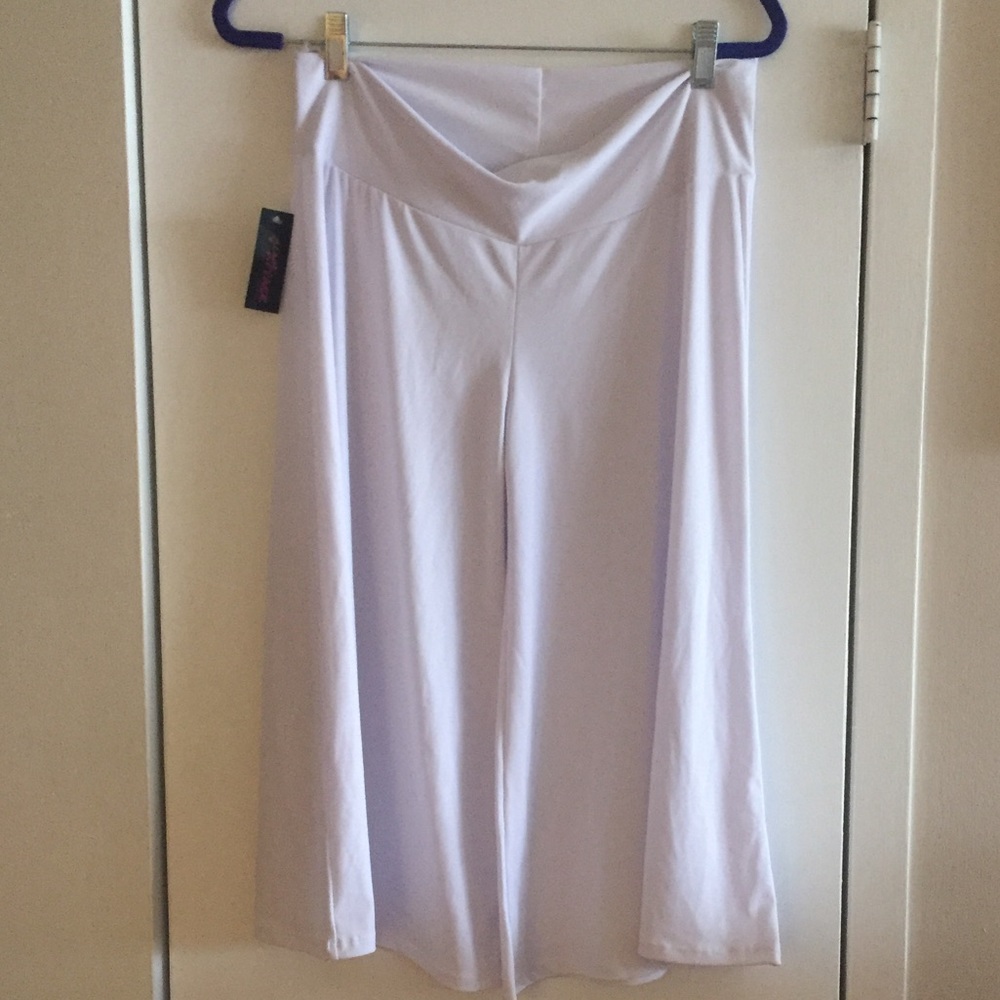 White gaucho capris